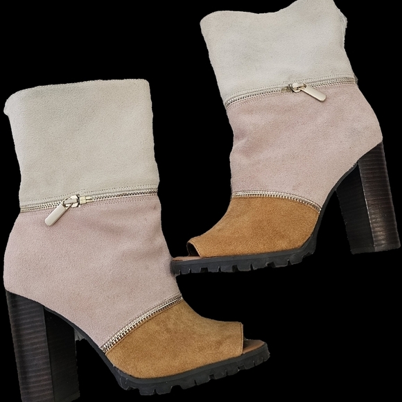 Katy Perry Zip off boots to booties.  Heels.  Convertible peep toes.  SIZE 8.5 - Picture 3 of 13